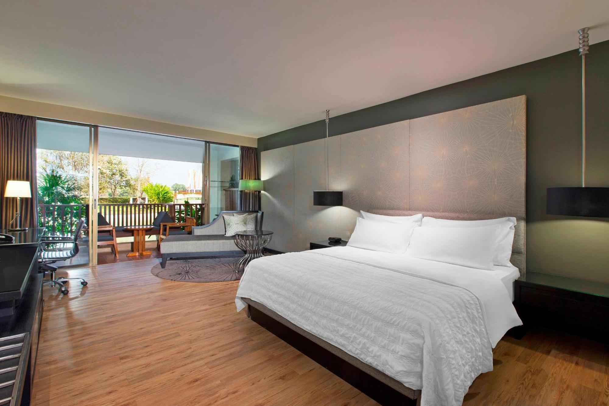 Quarto Deluxe com 1 Cama King-size, Varanda e Vista do Rio